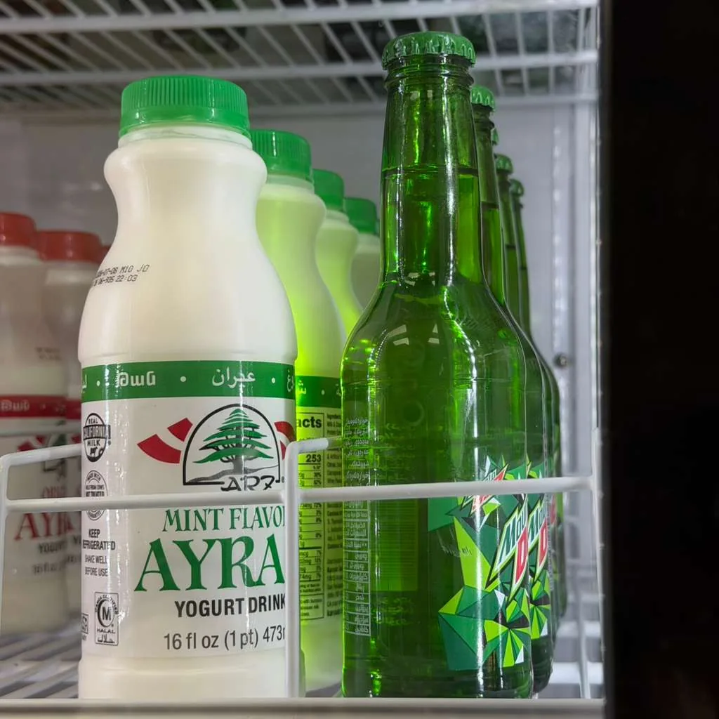 Refrigerated drinks case